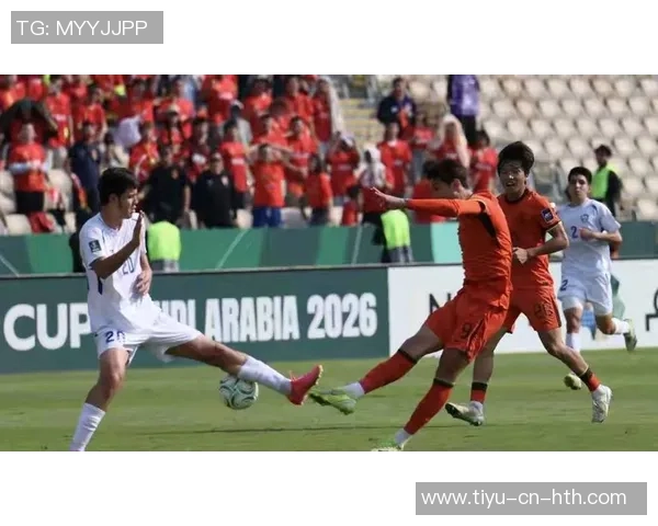 乌兹别克斯坦U23男足在对黎巴嫩的比赛中萨伊多夫第24分钟补射得分领先1-0 乌兹别克斯坦U23男足在对黎巴嫩的比赛中萨伊多夫第24分钟补射得分领先1-0